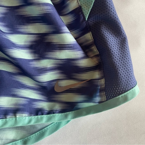 Nike Women's SMALL Printed Racer Running GYM Shorts Dri-Fit Blue Run - Picture 5 of 5